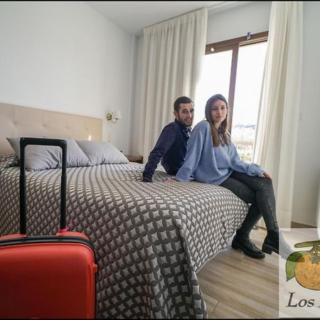 Hostal Y Apartamento Rural Los Naranjos Melegis Bagian luar foto