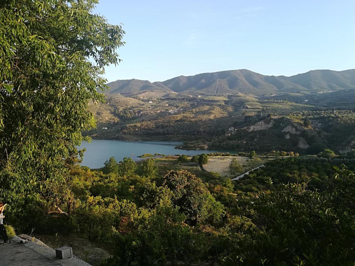 Hostal Y Apartamento Rural Los Naranjos Melegis Bagian luar foto