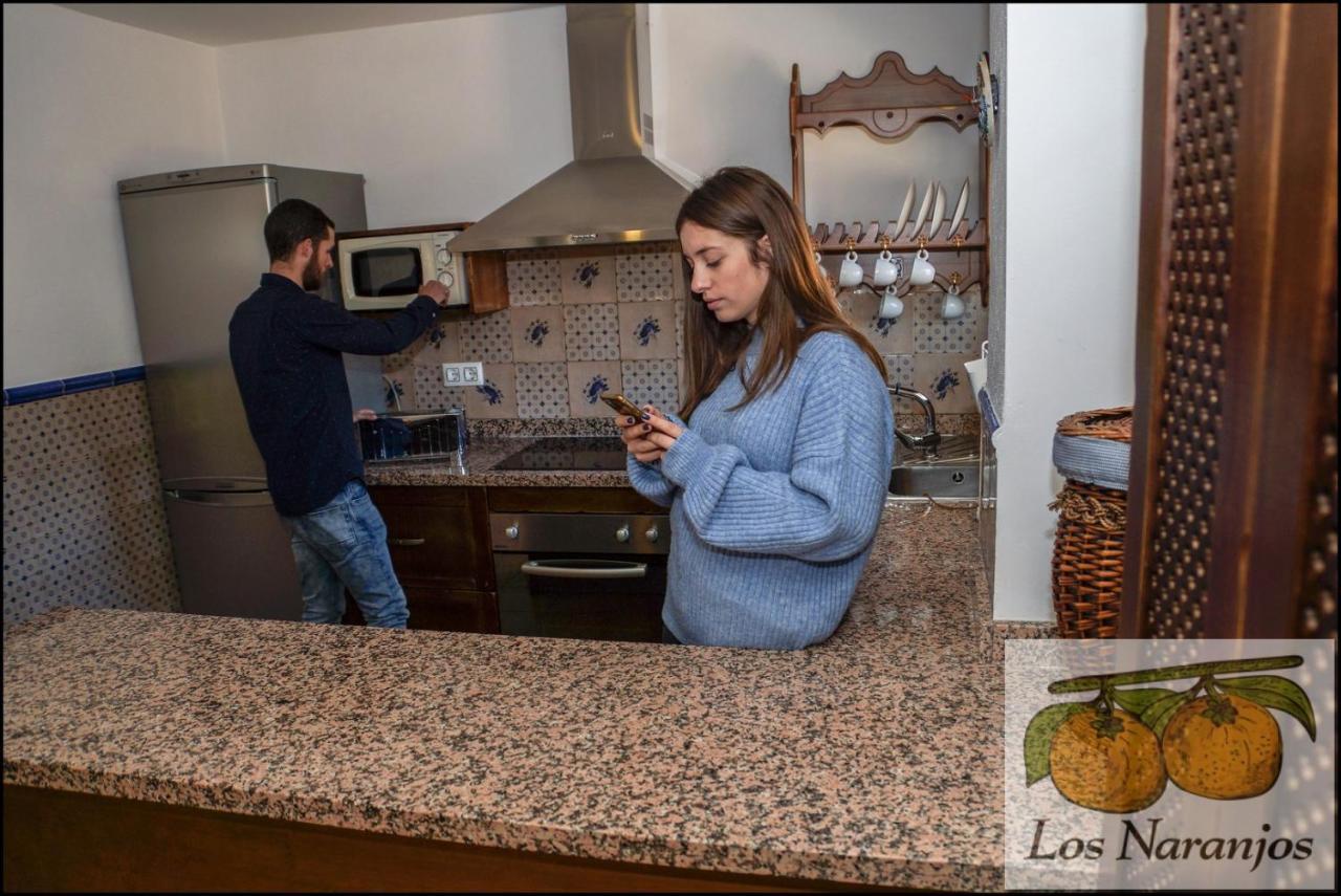 Hostal Y Apartamento Rural Los Naranjos Melegis Bagian luar foto