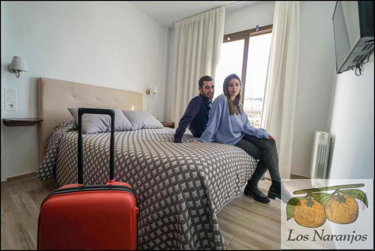 Hostal Y Apartamento Rural Los Naranjos Melegis Bagian luar foto