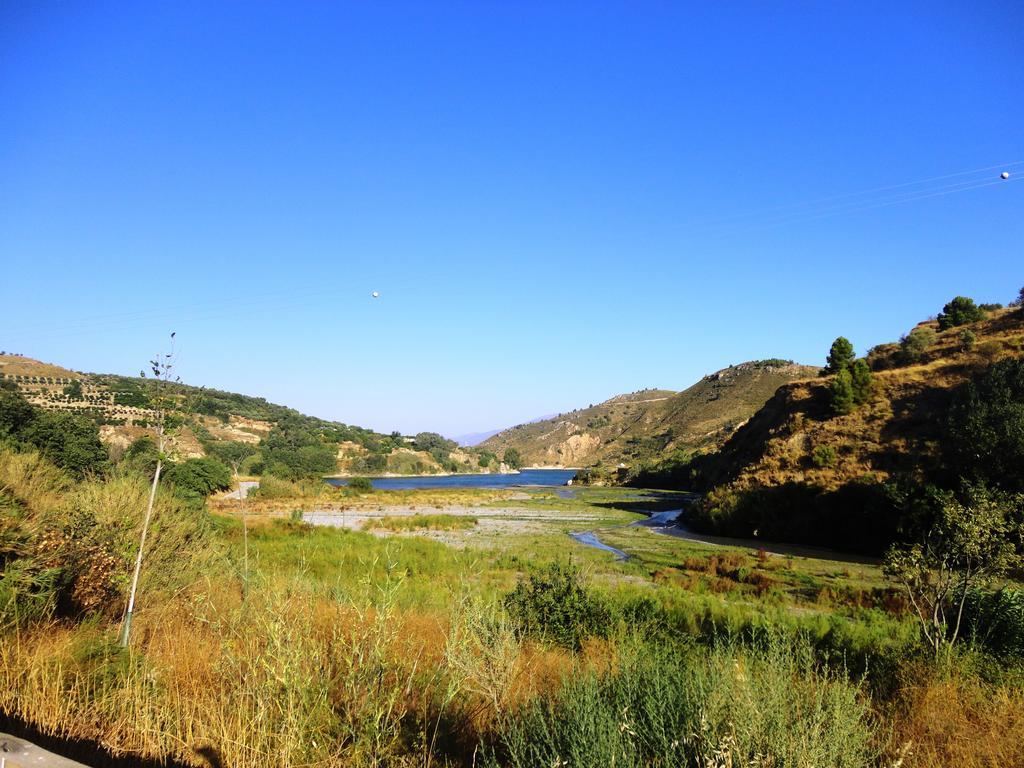 Hostal Y Apartamento Rural Los Naranjos Melegis Ruang foto