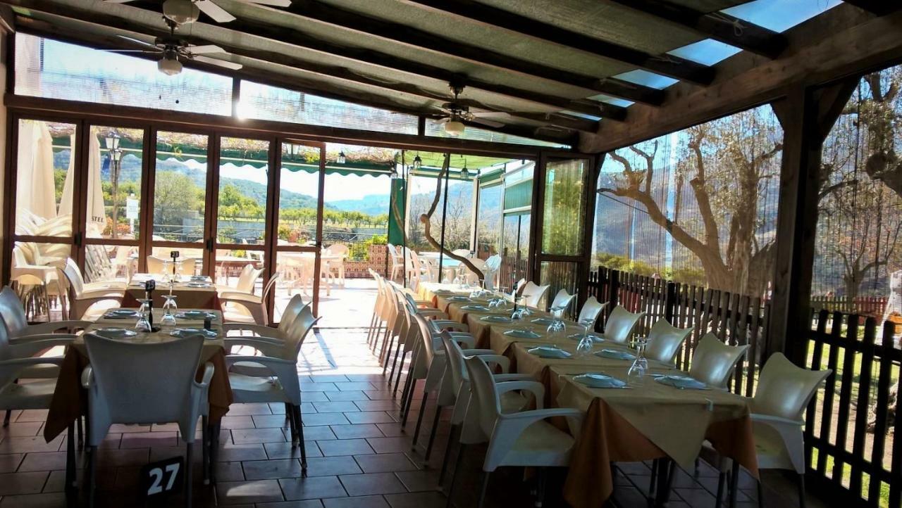 Hostal Y Apartamento Rural Los Naranjos Melegis Bagian luar foto