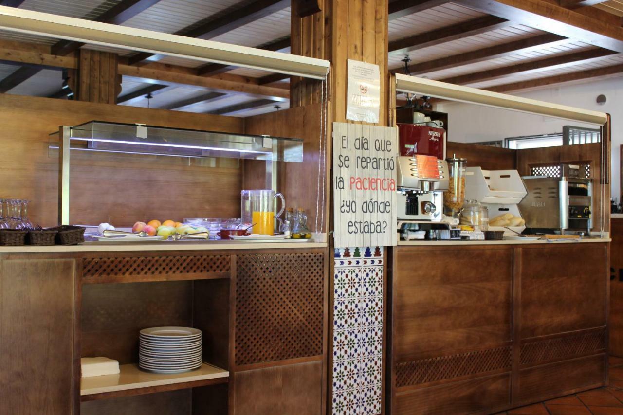 Hostal Y Apartamento Rural Los Naranjos Melegis Bagian luar foto